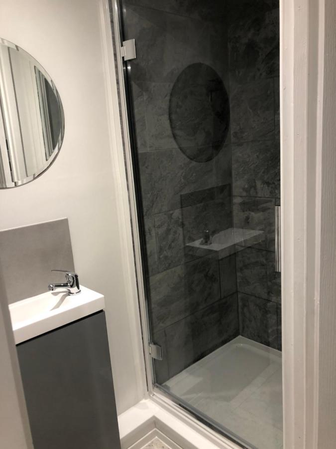 Exclusive Modern Decorated 1 Bedroom Detached Studio Newport  Eksteriør bilde