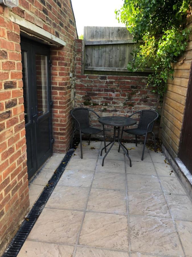 Exclusive Modern Decorated 1 Bedroom Detached Studio Newport  Eksteriør bilde