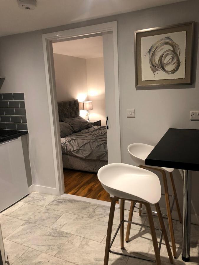 Exclusive Modern Decorated 1 Bedroom Detached Studio Newport  Eksteriør bilde